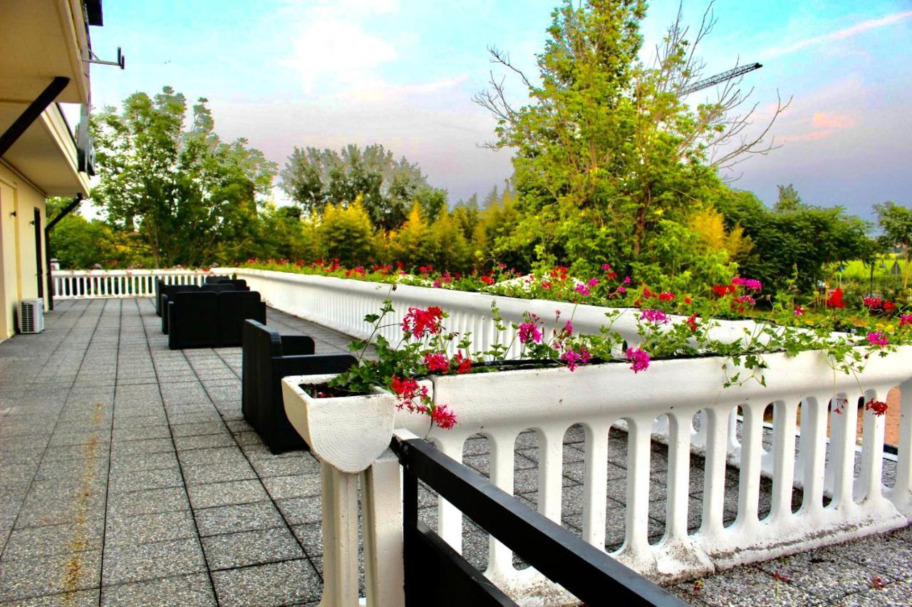A.G. Holiday Hotel Sirmione Luaran gambar